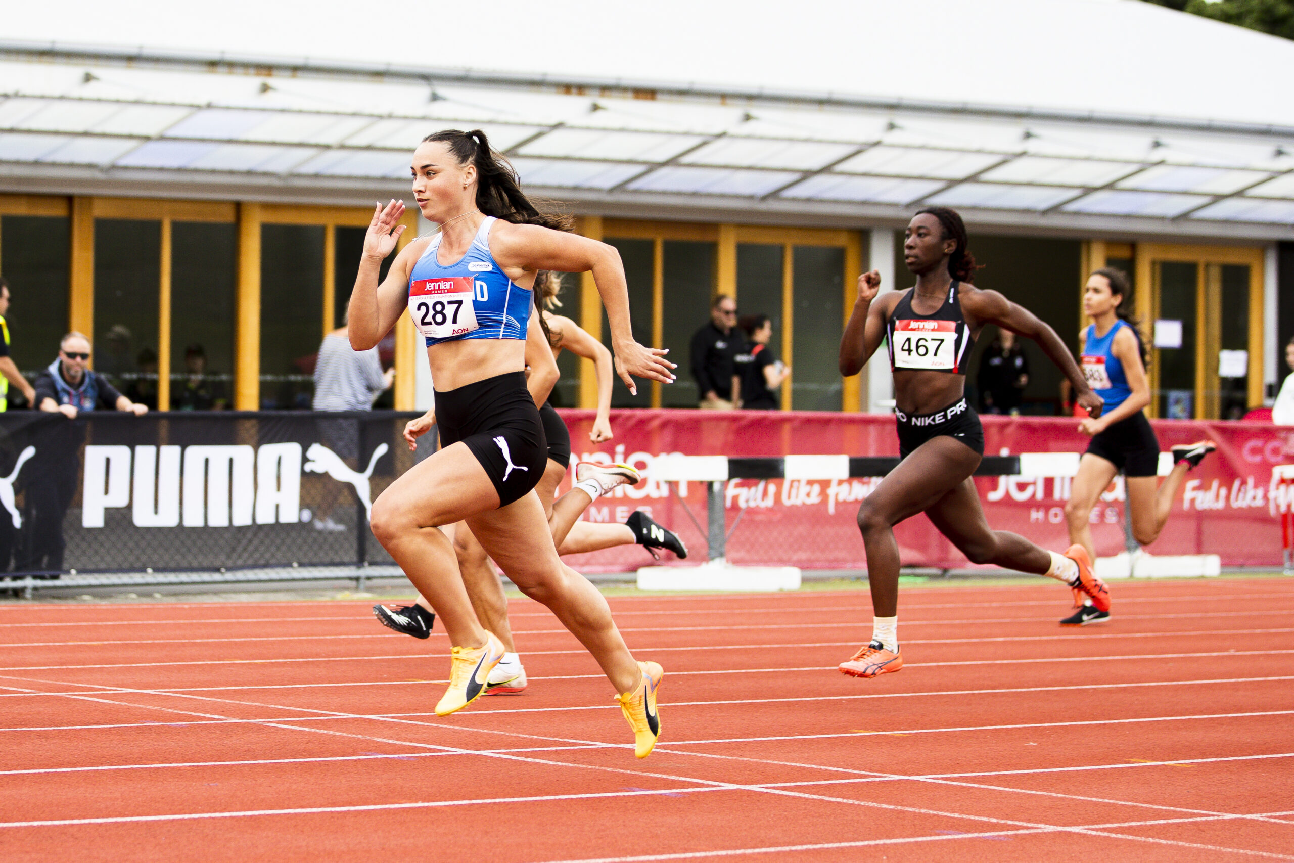 与那不勒斯 与那不勒斯